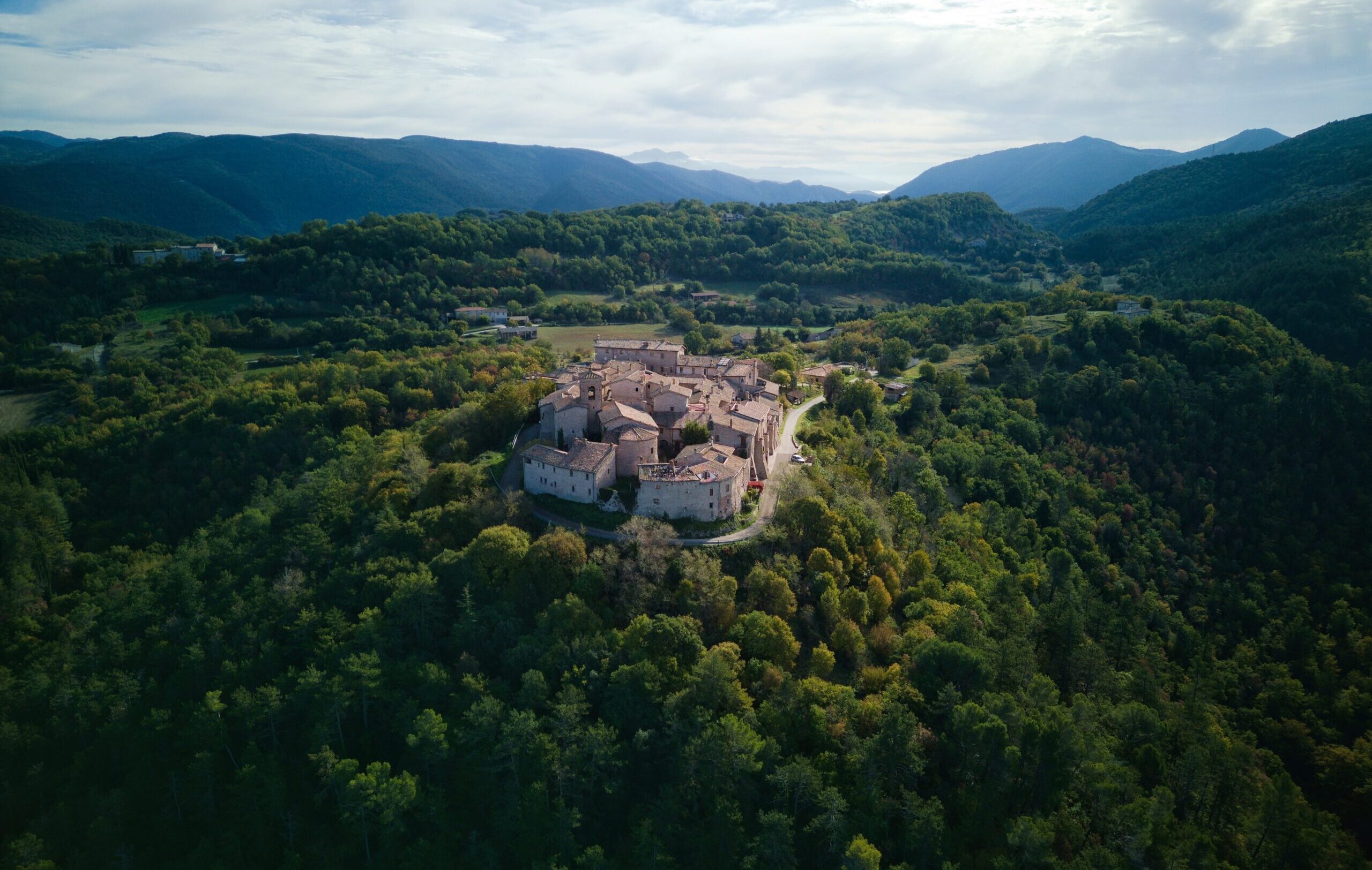 Lisa Elle Weddings - Macerino - Umbria wedding venues - Italian destination wedding planner