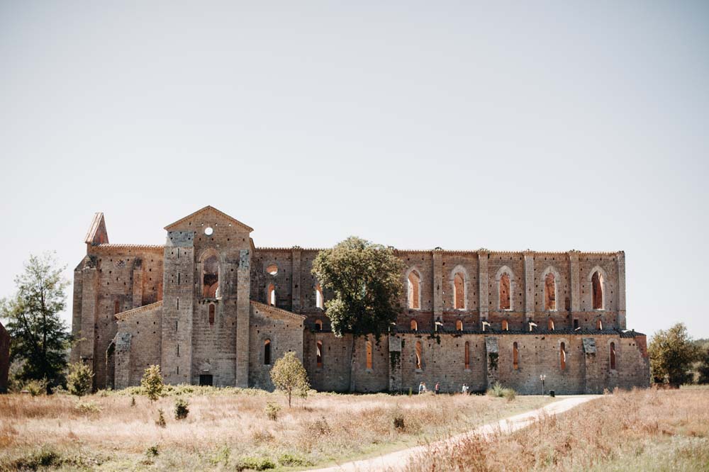 destination wedding planner casale di san galgano tuscany 4