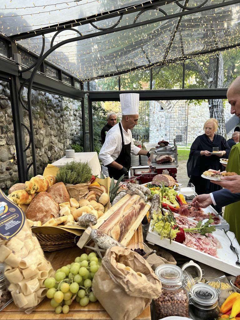 LisaElleWedding-Catering–9